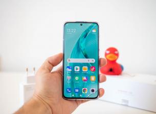 РЕВЮ: Xiaomi 12X e малък, но само по размери