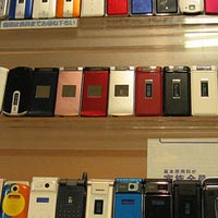 Nokia продължава да е номер едно на пазара за мобилни телефони