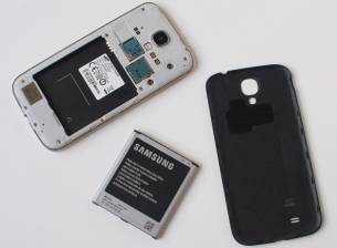 Samsung редуцира поръчките на компоненти за Galaxy S4