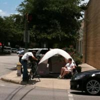 Опашките за iPhone 4 вече започнаха