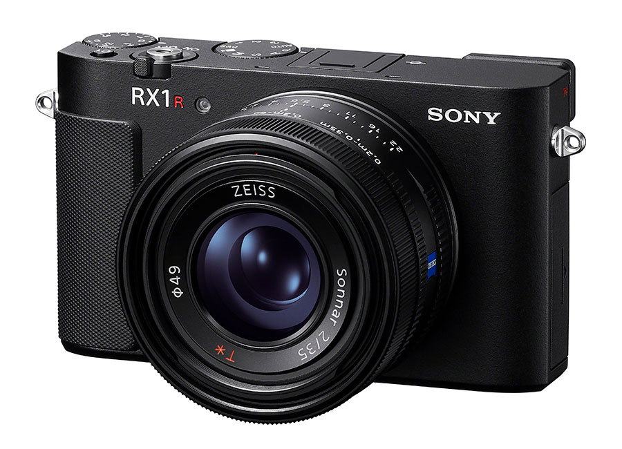 Премиум фотоапарата Sony RX1R III идва след почти 10 години чакане 