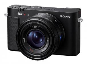 Премиум фотоапарата Sony RX1R III идва след почти 10 години чакане 