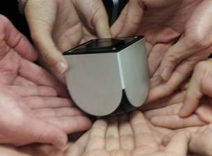Доставките на Ouya за финансиралите проекта започват на 28 март
