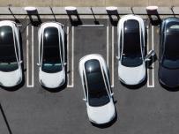 Tesla си върна първото място при продажбите на електромобили