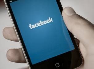 Мобилната употреба на Facebook с 23% ръст от март до юни