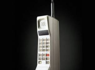 Търсим най-стария мобилен телефон в България, даваме нов