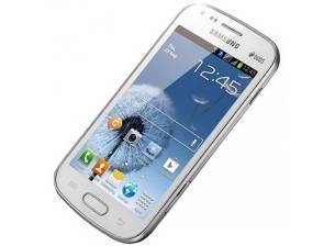 Samsung Galaxy S Duos работи с 2 SIM карти, прилича на Galaxy S III