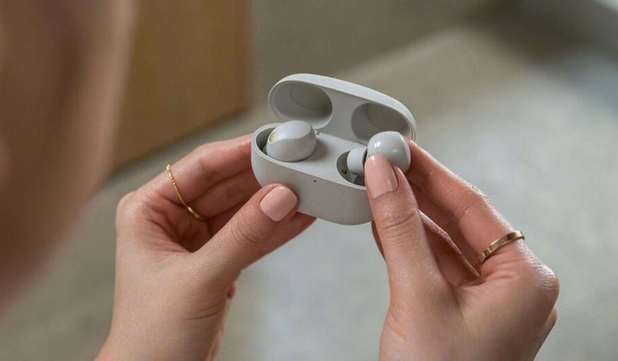 Вече знаем кога ще бъдат представени слушалките Sony WF-1000XM6 (обновено)