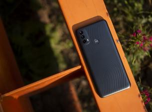 Бюджетните Motorola moto e20 и e40 са сред предложенията на Vivacom през ноември