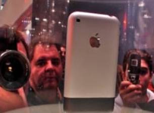 Защо в САЩ iPhone липсва в магазинната мрежа