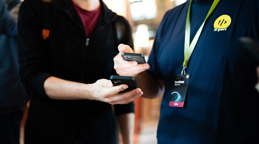 WhatsApp и iMessage споделят най-много потребителски данни при изискване от ФБР