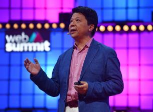 Приходите на Huawei за годината са намалели с 29%