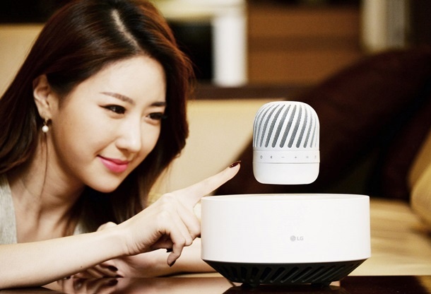Този Bluetooth високоговорител на LG плува във въздуха