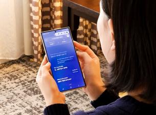 Live Translate опцията от Galaxy AI скоро ще работи и в WhatsApp разговори