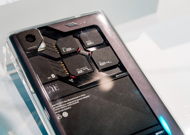 ZTE също показа прототип на модулен телефон