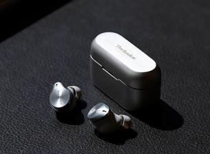 Новите безжични слушалки на Technics обещават по-качествен звук