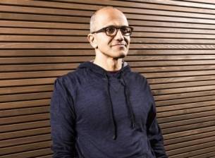 Microsoft: Ще продължим да правим телефони, но те ще изглеждат различно