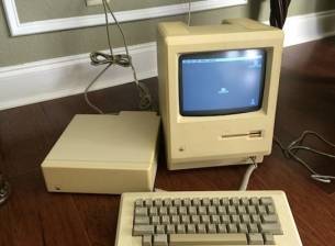 Оригинален Mac 512K стартира безпроблемно след 30 години