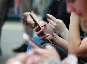 Canalys: Голям скок в доставките на смартфони през първото тримесечие