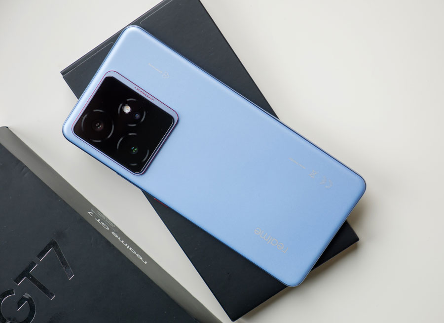 РЕВЮ: Realme GT 7 има огромна батерия и чудесна цена