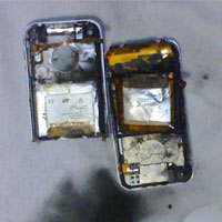 Apple проучва съобщенията за избухване на iPhone