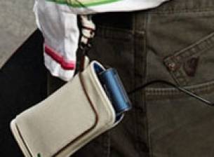 Калъфът Sony Ericsson IPC-40 вече в повече цветове