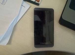 Снимки на един от телефоните BlackBerry с BlackBerry OS 10