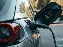 Google Maps в Android Auto ще улесни собствениците на електромобили