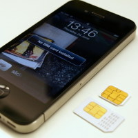 Apple са се отказали от идеята за iPhone с вградена SIM карта?