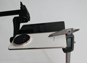 Honor отговори за дебелината на Magic V5