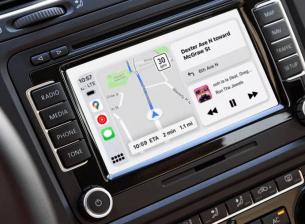 Популярни и полезни приложения за Apple CarPlay през iPhone