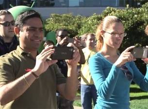 Google май случайно показа Nexus 5