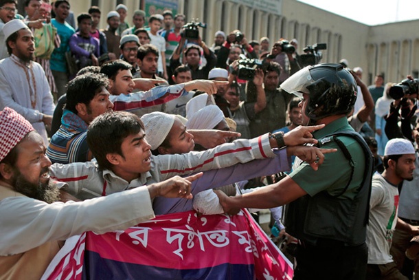 Бангладеш блокира достъпа до Viber и Tango