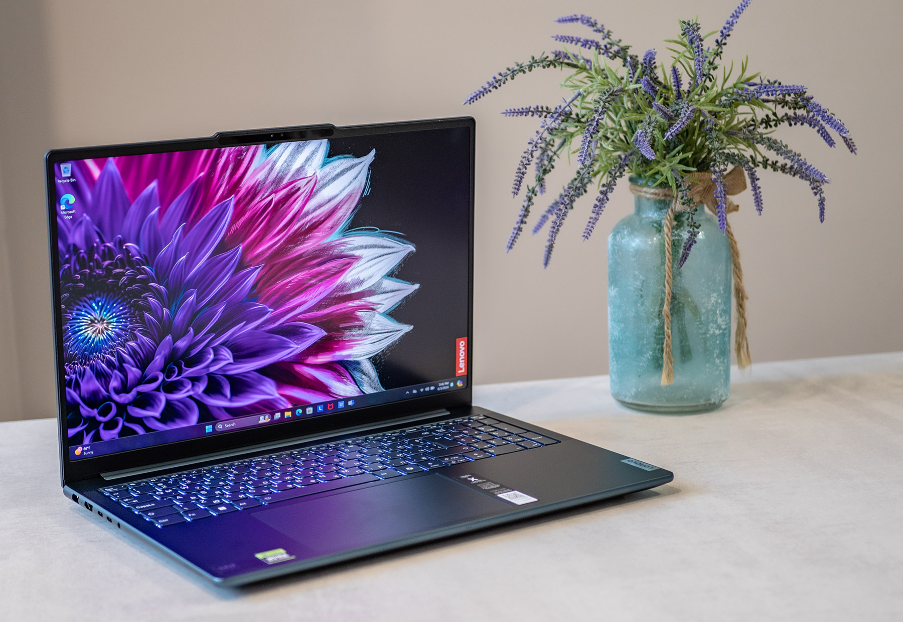 Lenovo YOGA Pro 9i Gen 9 предлага мобилна производителност от висок клас