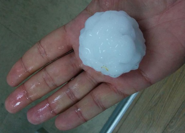 Буря с градушка свали мобилните мрежи в София