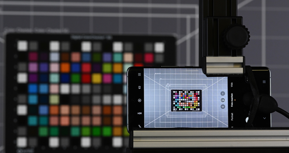 Vivo продължава партньорството си със ZEISS