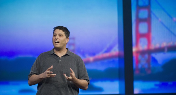 Новата мобилна стратегия на Microsoft ще разчита на софтуера