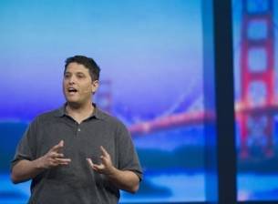 Новата мобилна стратегия на Microsoft ще разчита на софтуера