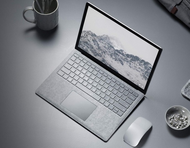 Първият традиционен лаптоп на Microsoft струва 999 долара