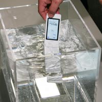 Най-тънкият водоустойчив 3G телефон - от Fujitsu