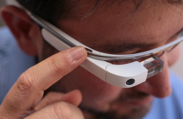 Google иска да тушира негативните реакции към Google Glass