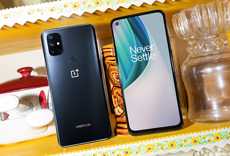 Проучване разкрива отношението на младите европейци към смартфоните им