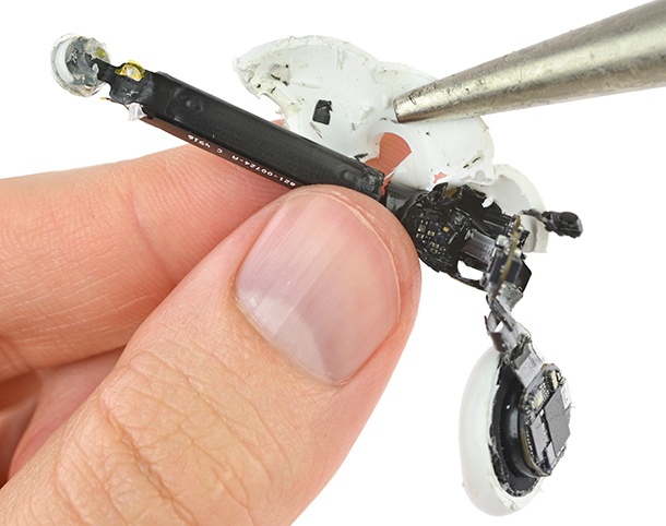 Ремонтът на слушалките AirPods е невъзможен, смята iFixit