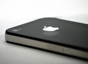 Анализатори очакват Apple да продаде 75 милиона от евтиния iPhone през 2014 г.