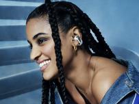 Bose Ultra Open Earbuds са с нестандартен дизайн