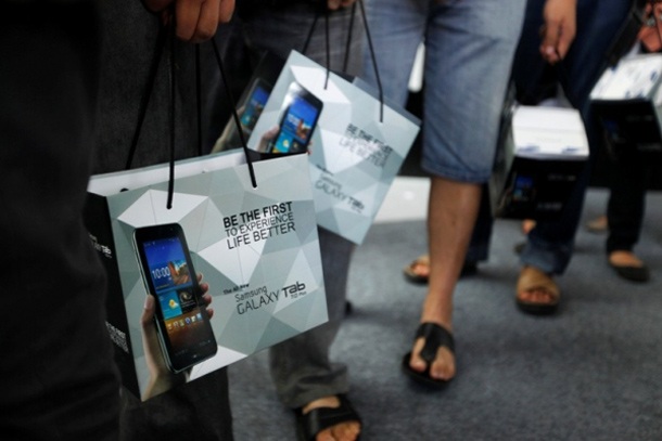 Samsung може да представи 12,2