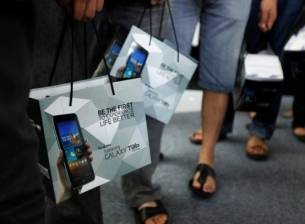 Samsung може да представи 12,2