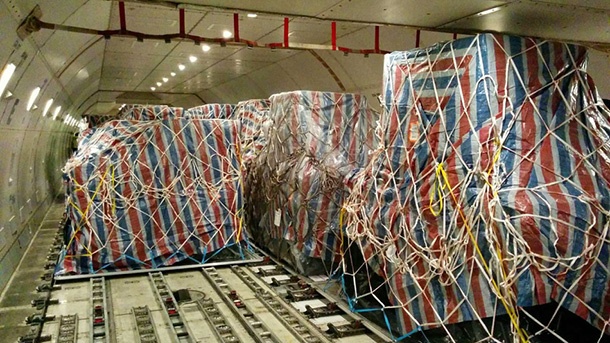 Samsung нае допълнителни самолети за транспорта на Galaxy S6 в САЩ