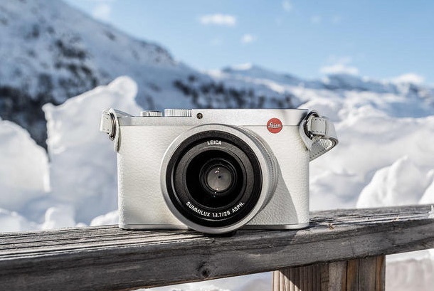 Leica с лимитирано издание на Leica Q в бяло