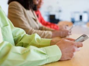 Samsung увеличава преднината си спрямо Apple при смартфоните